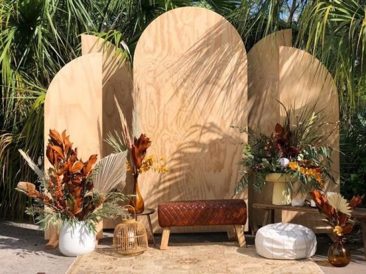 Natural Wood 5 Panel Backdrop Arches